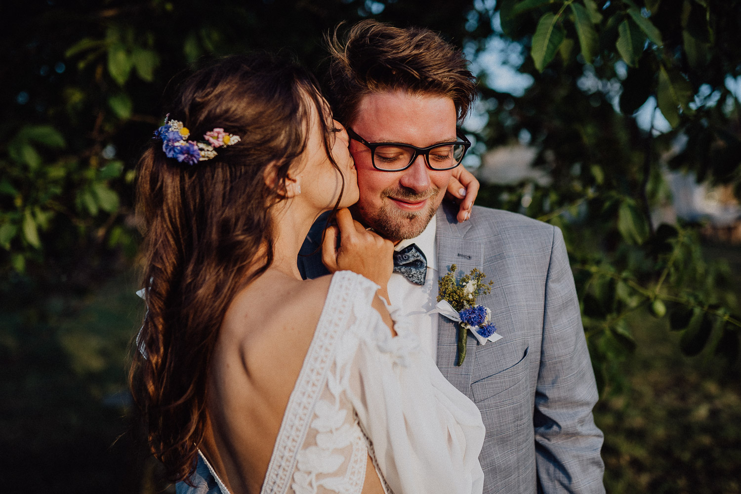 Svatba Bílé Karpaty Bojkovice Na Kopci ženich s nevěstou svatební focení
