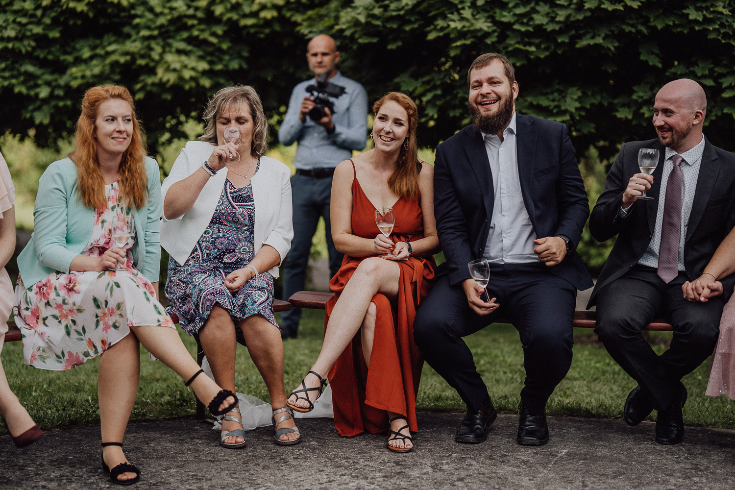 Jak zabavit svatebčany | svatební fotograf Brno | ochutnávka vína svatba